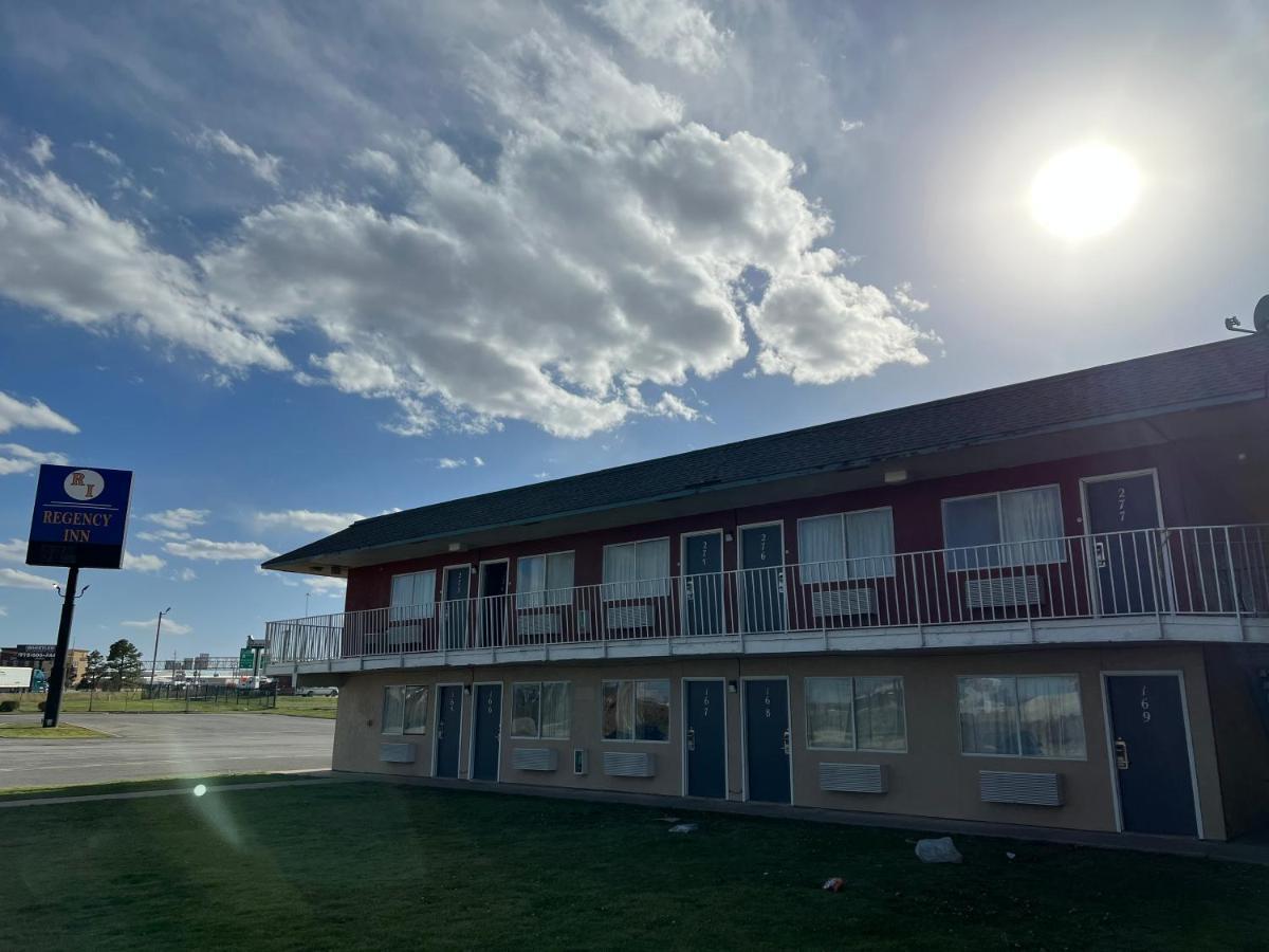 Regency Inn Tulsa Oakhurst Екстериор снимка