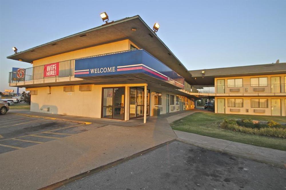 Regency Inn Tulsa Oakhurst Удобства снимка
