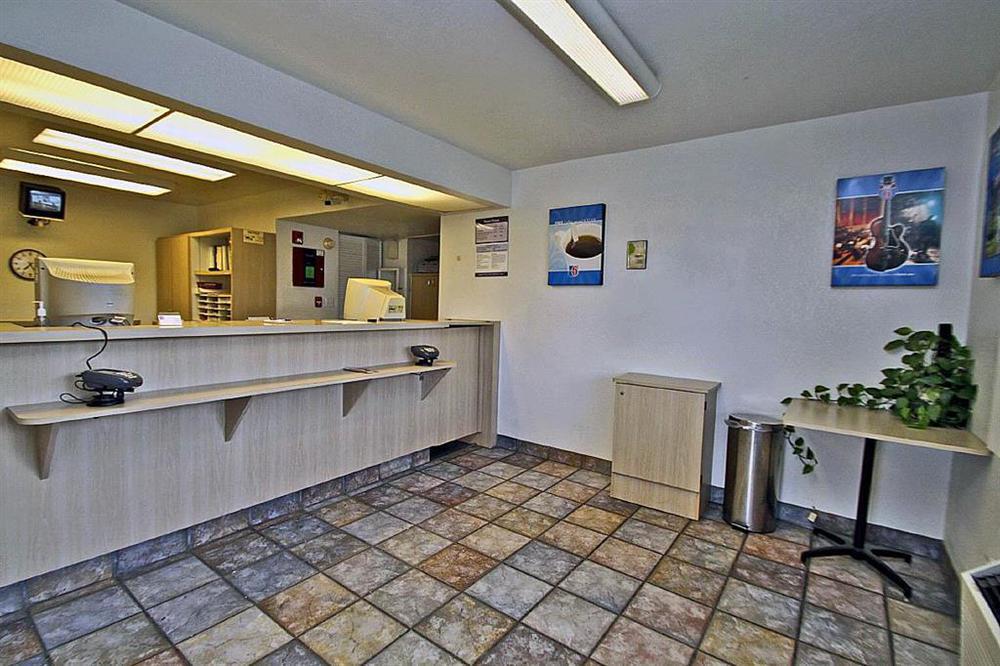 Regency Inn Tulsa Oakhurst Интериор снимка