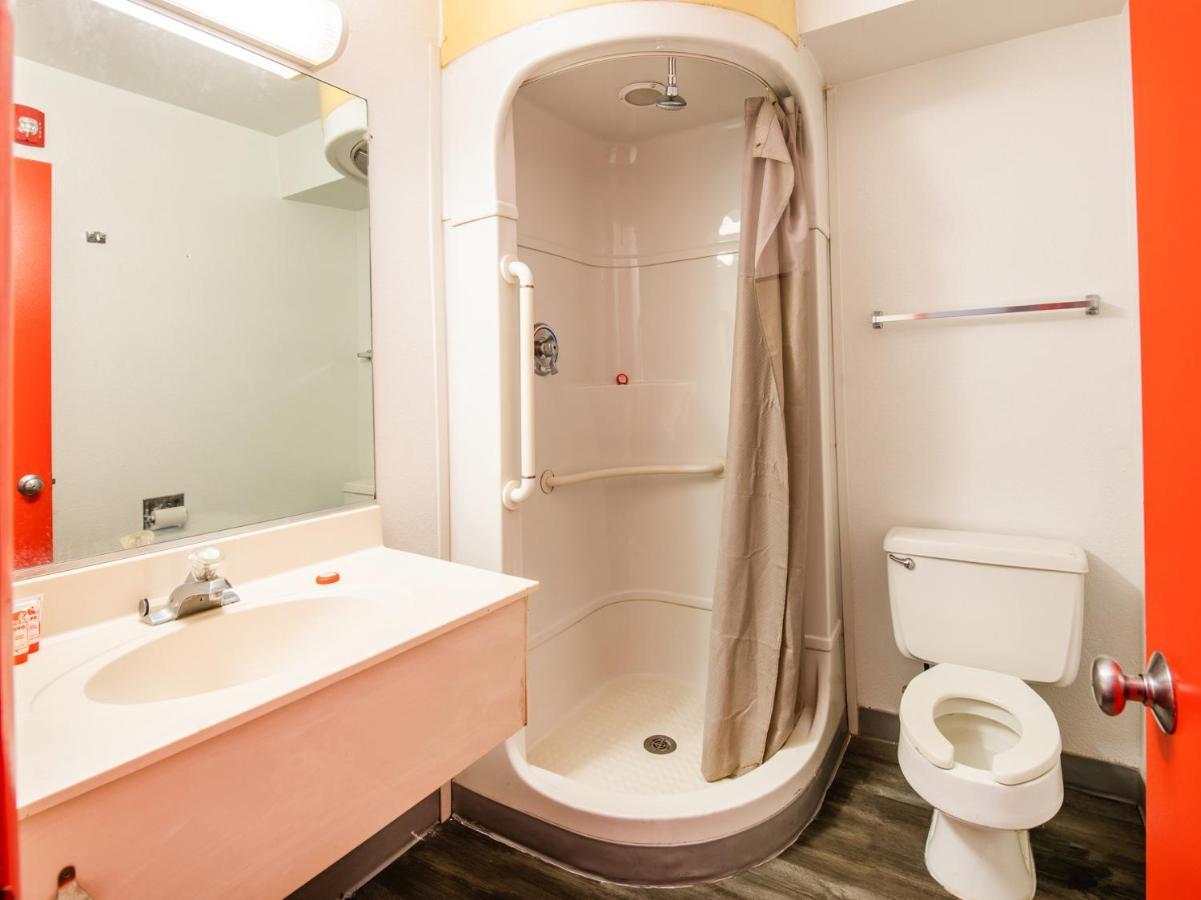 Regency Inn Tulsa Oakhurst Екстериор снимка