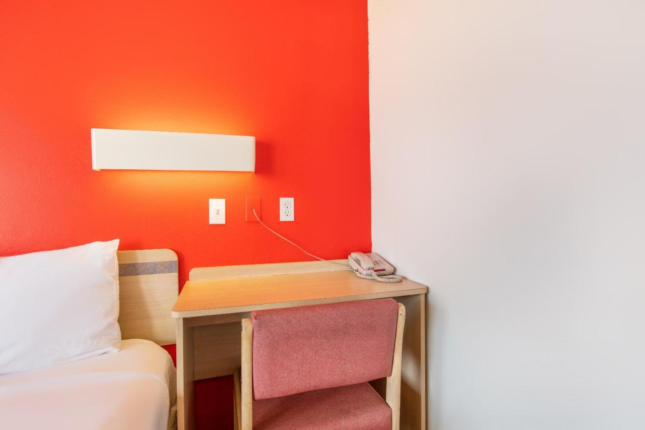Regency Inn Tulsa Oakhurst Екстериор снимка
